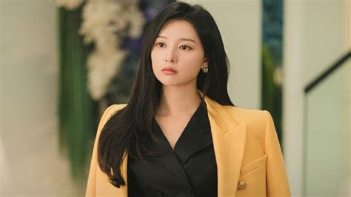 A Dive Into Kim Ji Won's Private Life: Relationships, Interests, And More