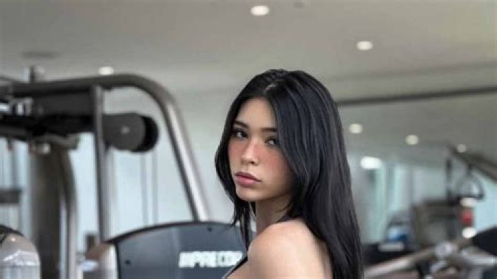 Aishah Sofey: Model, Instagram & TikTok Star