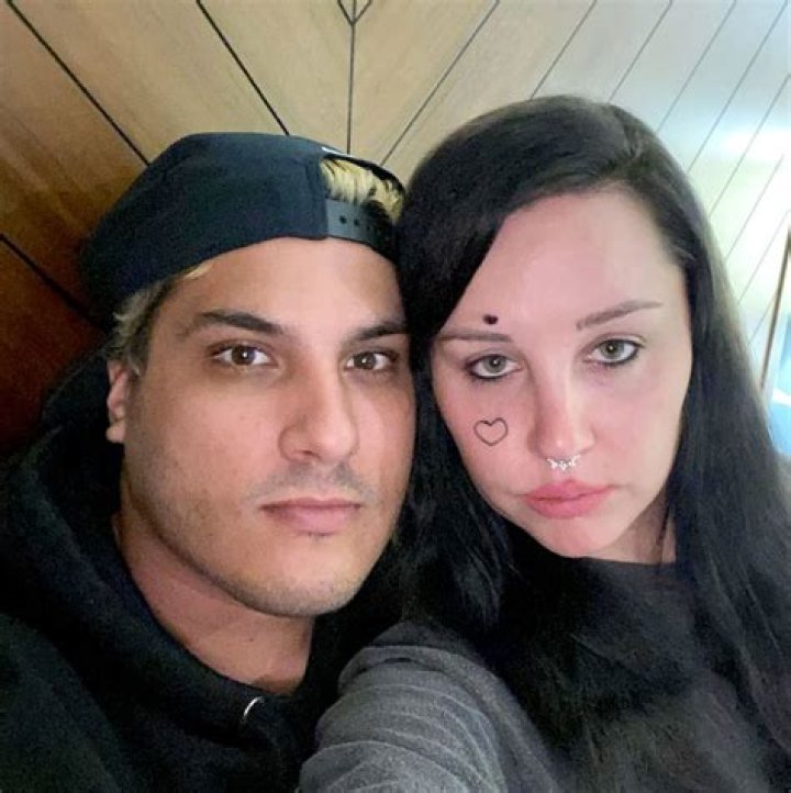 Amanda Bynes & Paul Michael: Latest News & Relationship Updates