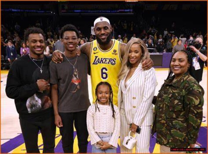 Anthony Davis Family's Unstoppable Legacy