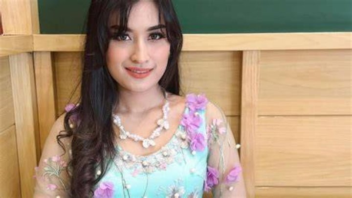 Biodata, Usia, Tinggi, Dan Lainnya