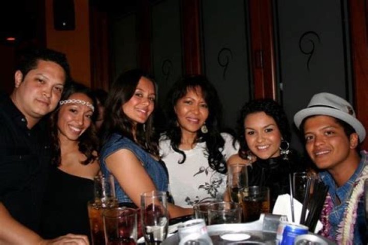 Bruno Mars' Siblings: Twins, Family & Facts You Need to Know!