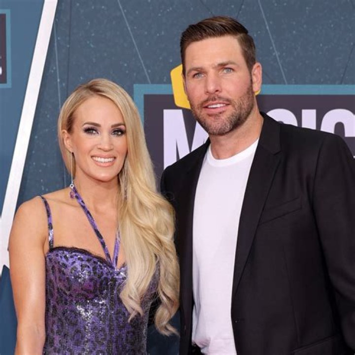 Carrie Underwood & Mike Fisher's Family Life: Sons, Marriage & More!