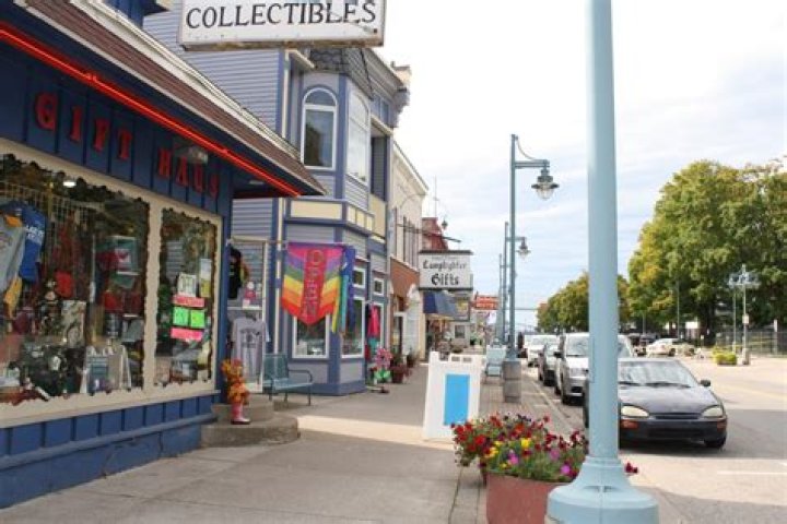Discover The Delights Of Little Market On Portage Bay: A Culinary Journey Awaits