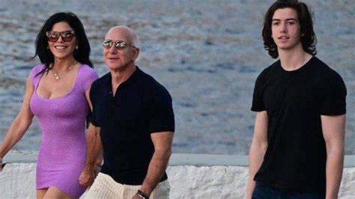 Discover The Real Age Of Jeff Bezos' Daughter Today!