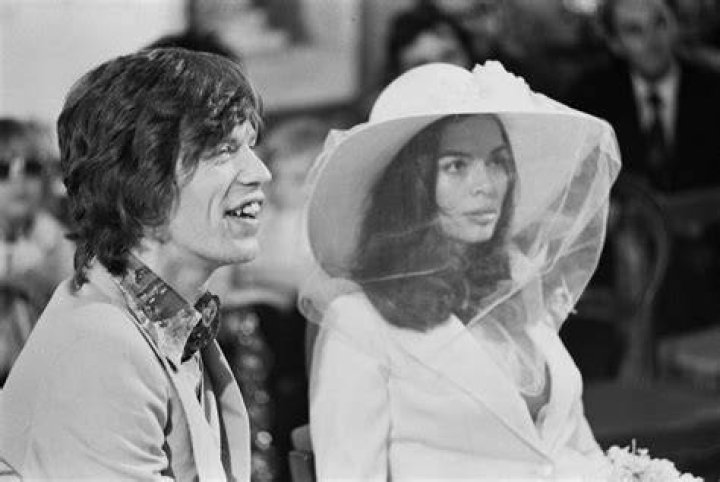 Discovering Elizabeth Jagger's Siblings: A Family Portrait