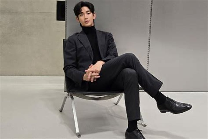 Discovering Kim Soo Hyun's Height In Feet: The Talented Star