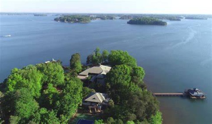 Discovering Sarah Palin's Residence In Wasilla: Where Does She Call Home?