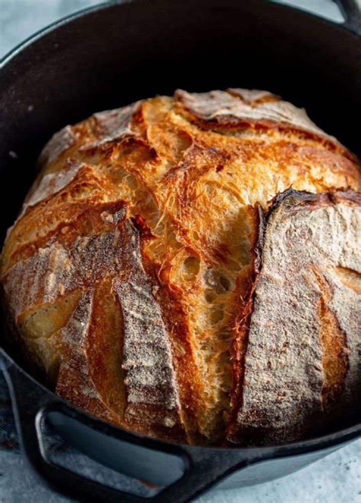 Easy Shop | Bobby Flay 5-qt. Pre-Seasoned Cast-Iron Dutch Oven