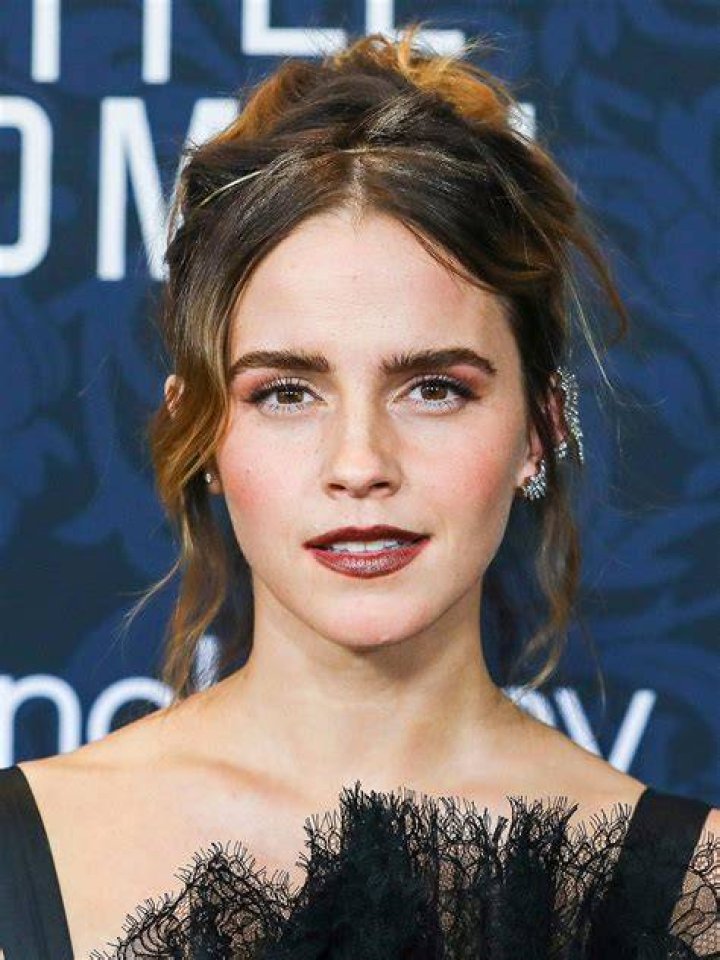 Emma Watson's Height And Weight Unveiled