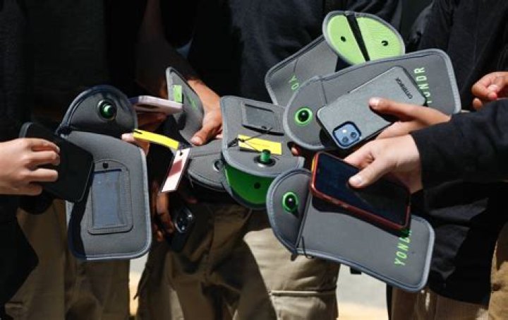 Essential Hunter Phone Bags For Uninterrupted Tracking And Communication