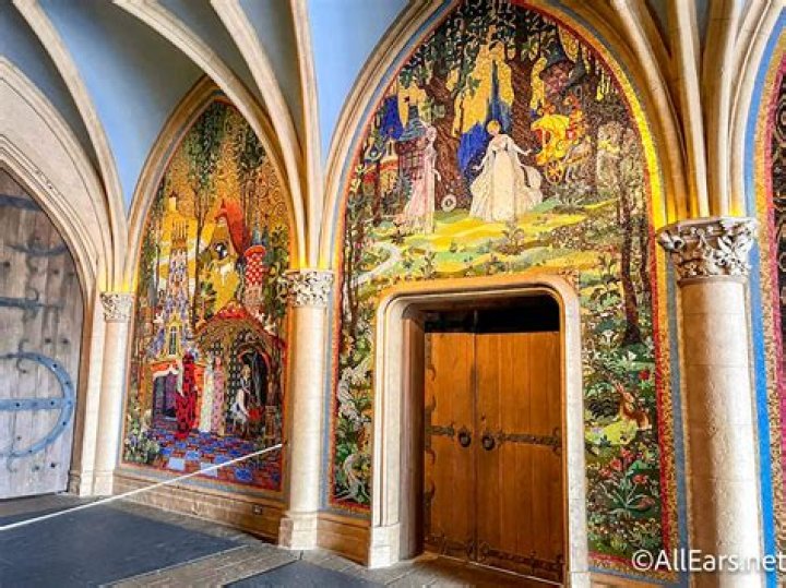 Explore The Majestic Interior Of Disney's Cinderella Castle