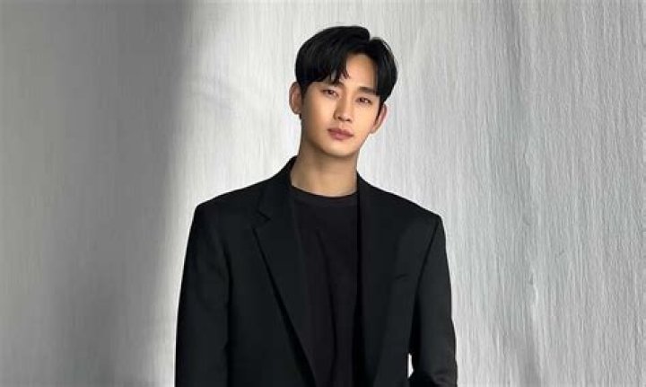 Exploring Kim Soo Hyun's Educational Journey In 2015