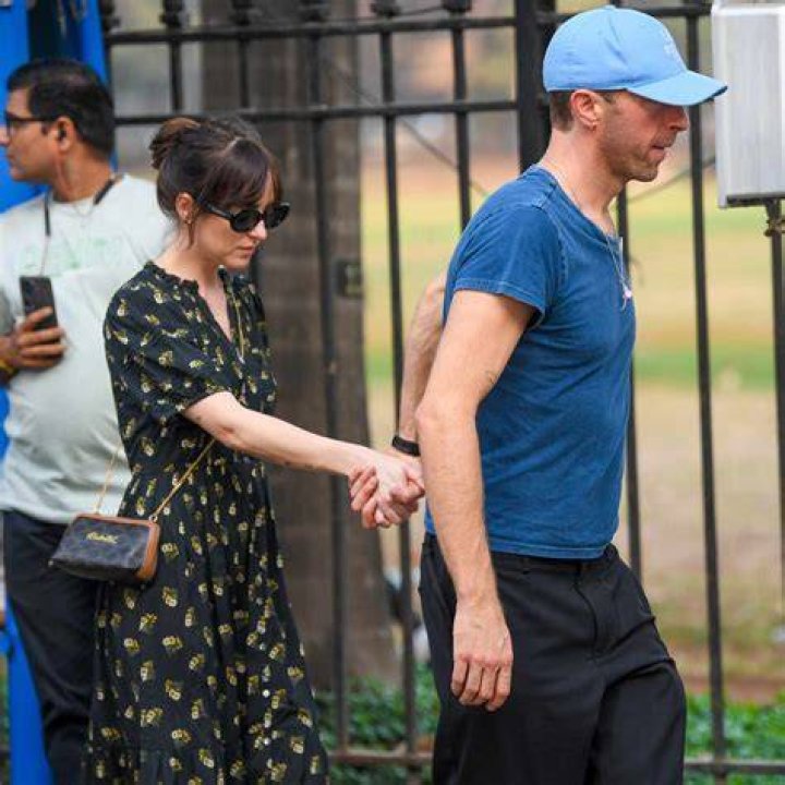 Exploring The Chris Martin And Dakota Johnson Age Difference: A Unique Love Story