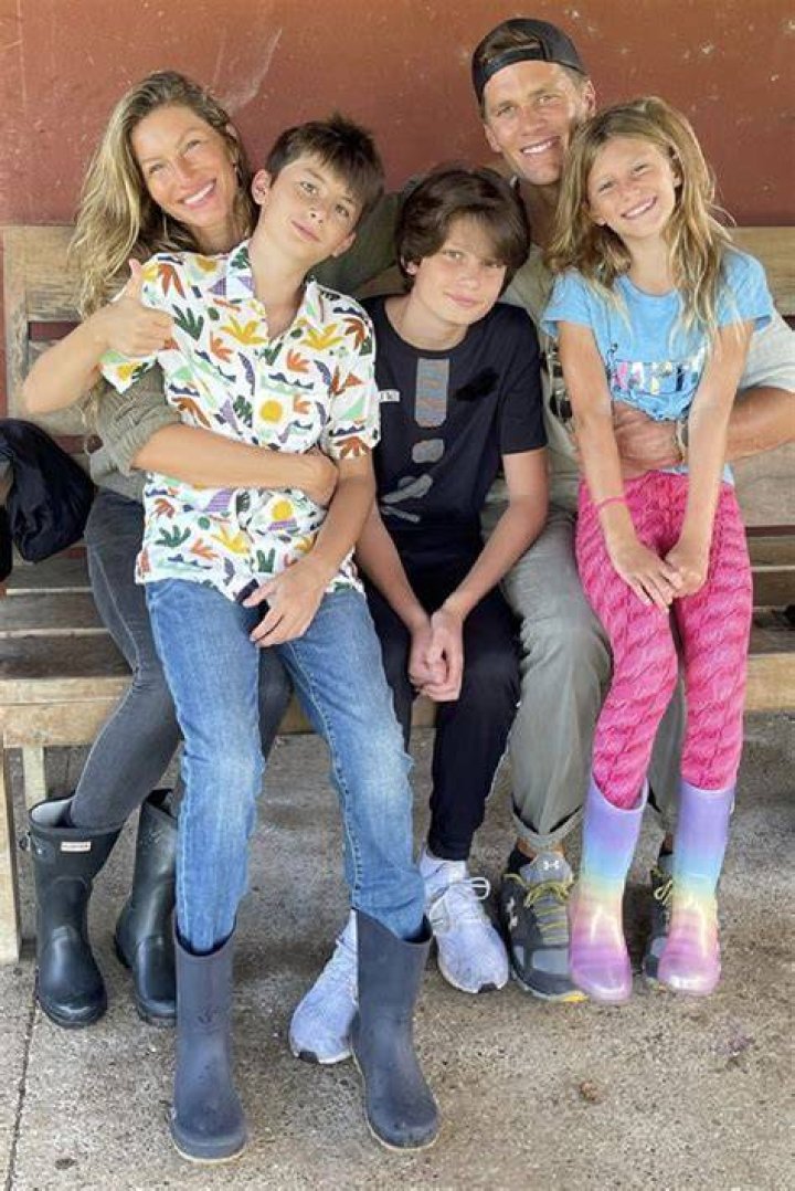 Exploring The Family Life Of Brad Paisley: A Glimpse Into His Kids