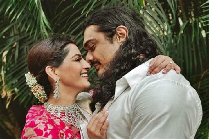 Exploring The Fascinating Journey Of Varalaxmi Sarathkumar: Age And More