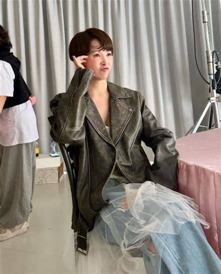 Exploring The Multifaceted World Of Jeong Ryeo Won