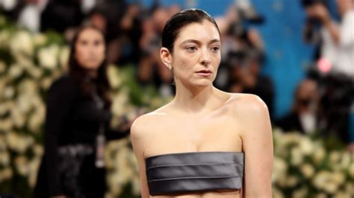 Exploring The Whirlwind Of Lorde Dating: A Deep Dive Into Her Love Life