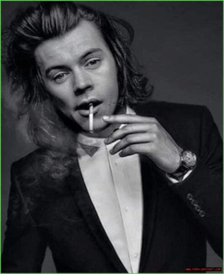 Harry Styles' Smoking Habits: Unveiling The Truth