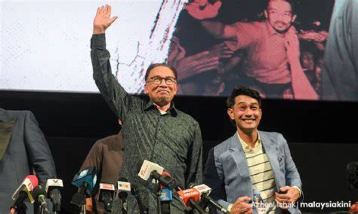 Height, Weight, Age, And The Untold Story Behind The Comedy Legend