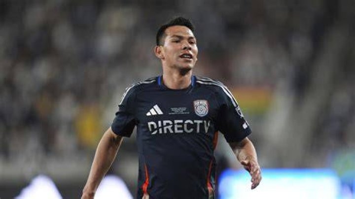 Hirving Lozano's Wife: A Closer Look At The Life Behind The Star