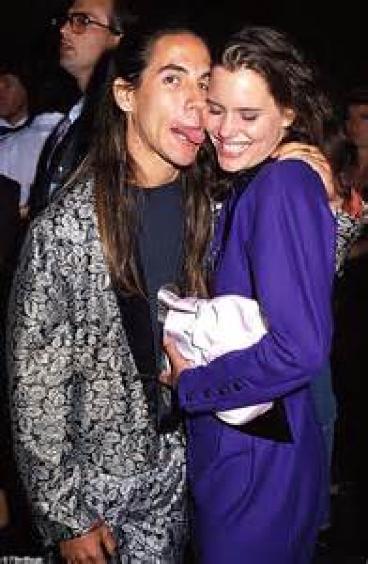 Ione Skye Anthony Kiedis: A Love Story Between Hollywood And Rock