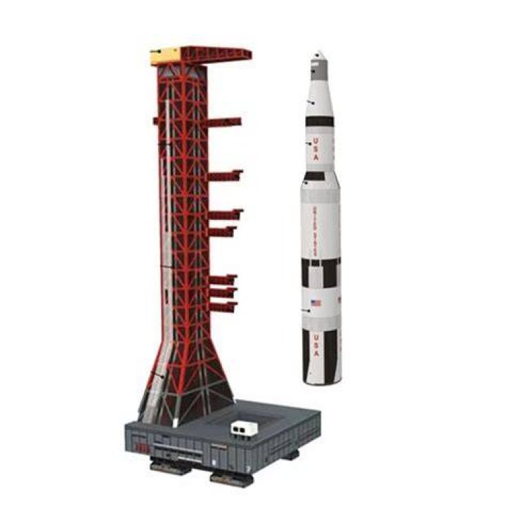 Jasmine's Model Rocket Launch: A Cliffside Adventure