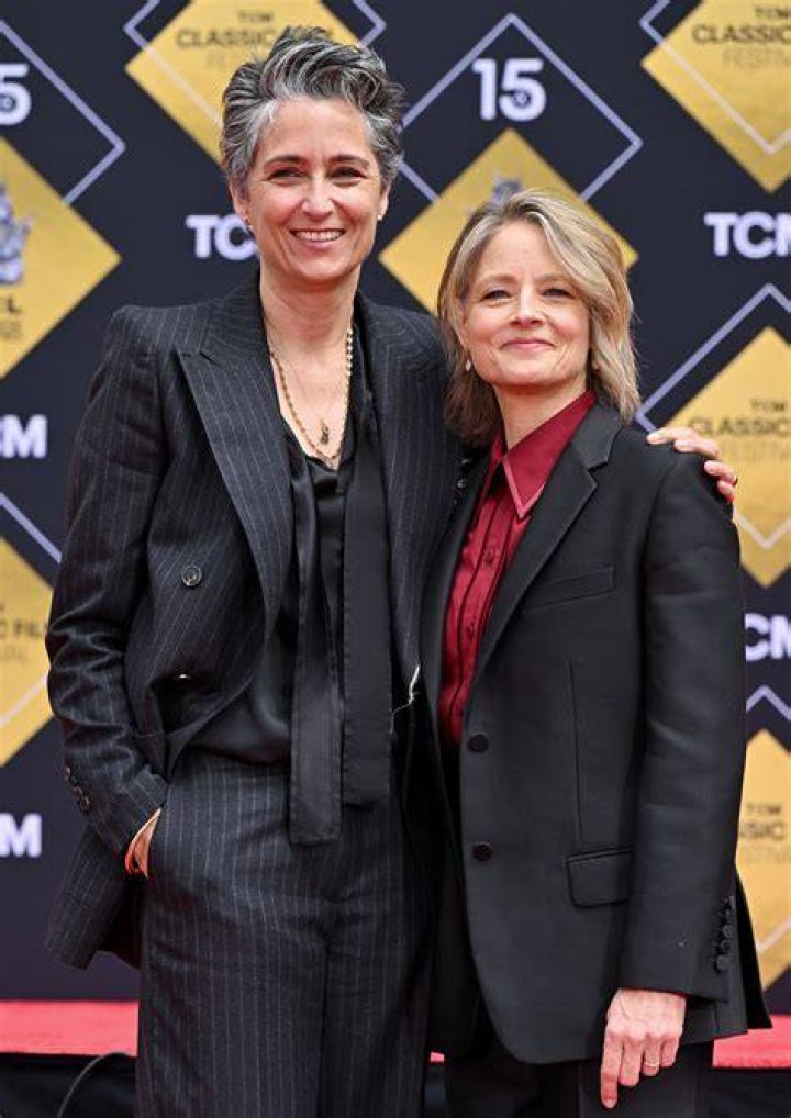 Jodie Foster's Net Worth: A Hollywood Icon's Fortune