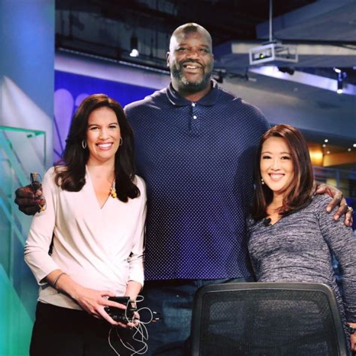 Kelly Evans: Baby Joy & Maternity Leave Updates | Discover Now