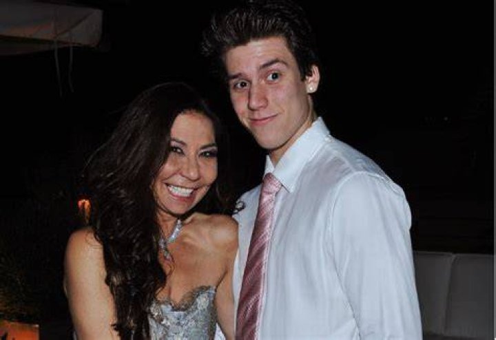 Kenny Kemp: Anna Shay's Son Unveiled