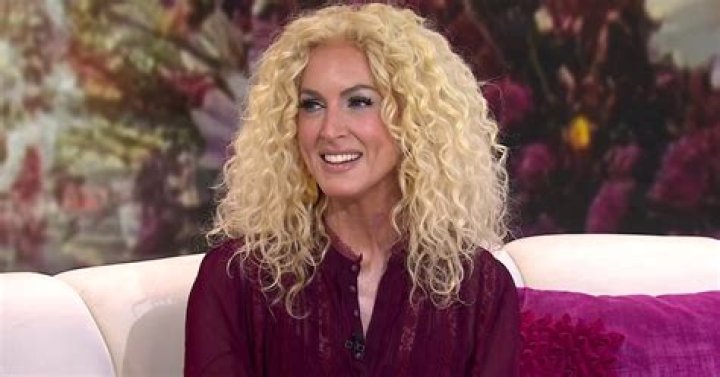 Kimberly Schlapman's Natural Hair Journey Revealed