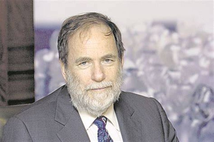 Nicky Oppenheimer's Diamond Legacy And Philanthropic Vision