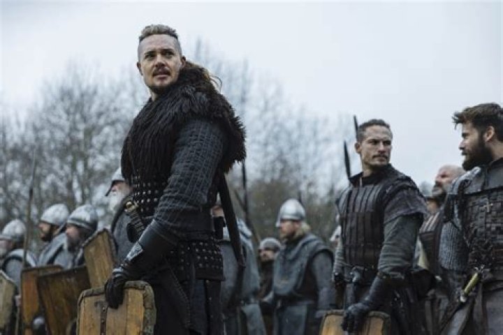 Petualangan Luar Biasa Sihtric Arnas Dalam "The Last Kingdom"