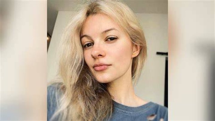 Renowned Artist: An In-Depth Look Into Iryna Abelskaya's World
