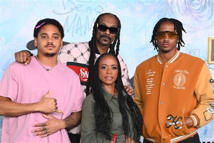 Snoop Dogg's Family: Wife, Kids & More