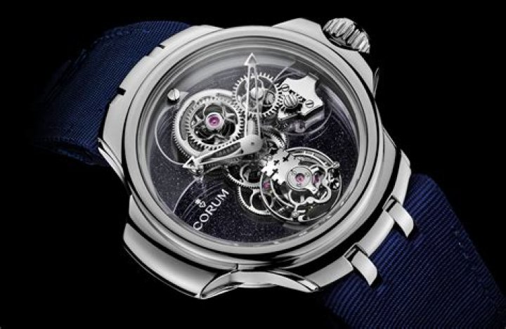 Sone 385 Watch: Elegance and Innovation