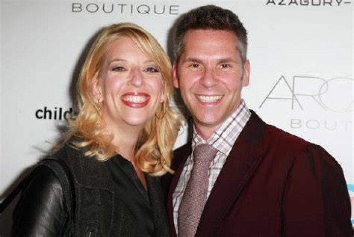 Stephanie Boswell: Unmarried & Dating? Husband & Family Details - [2024]