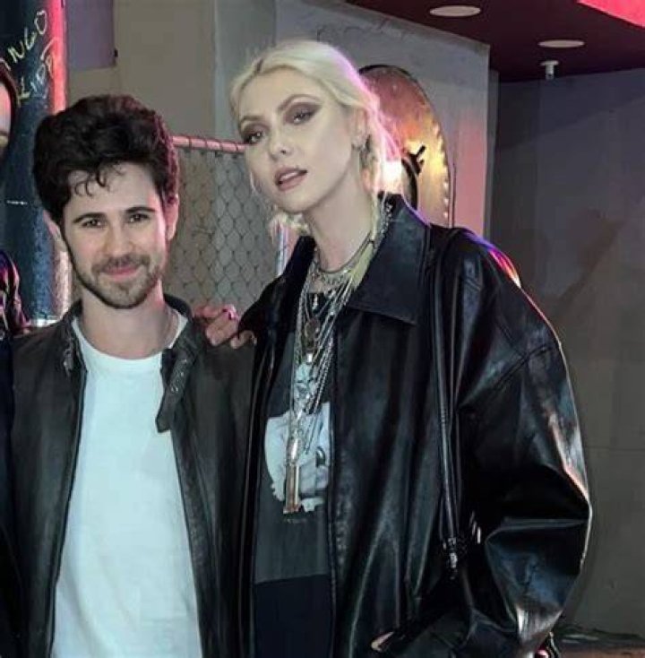 Taylor Momsen's Dating History: Unveiling Her Love Life Secrets