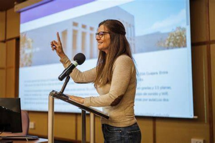 Unlock The Secrets Of Confident Public Speaking With Tracey Lynne Turner