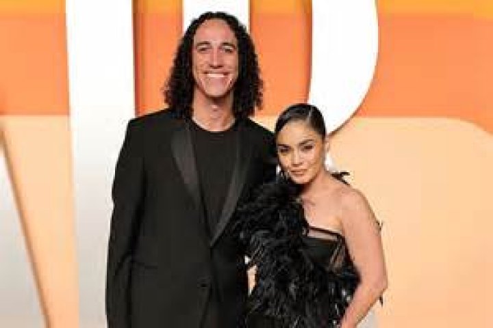 Unlocking Vanessa Hudgens' Height And Its Impact