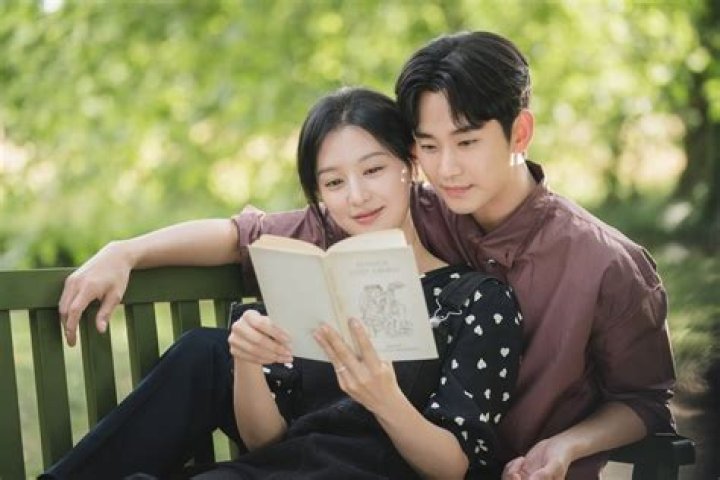 Unraveling The Charm Of Kim Soo Hyun And Park Bo Young