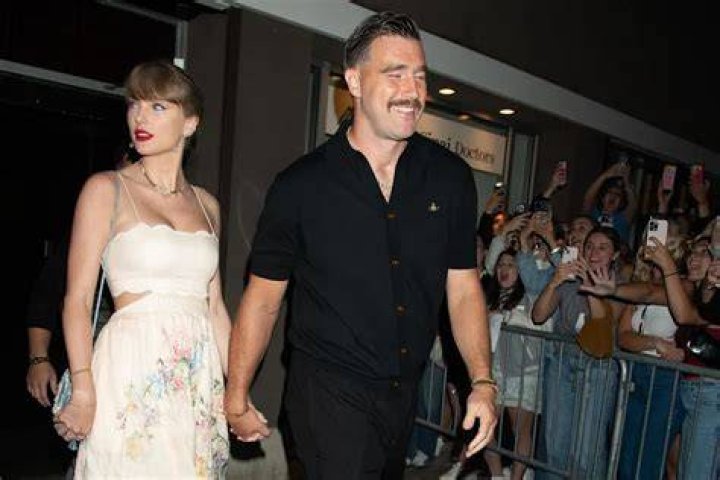 Unraveling The Love Story: Are Taylor Swift's Parents Remarried?