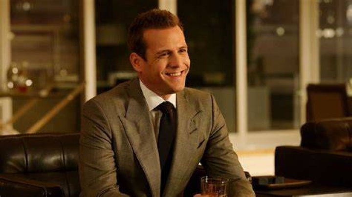 Unraveling The Mystery: How Tall Is Harvey From Suits?