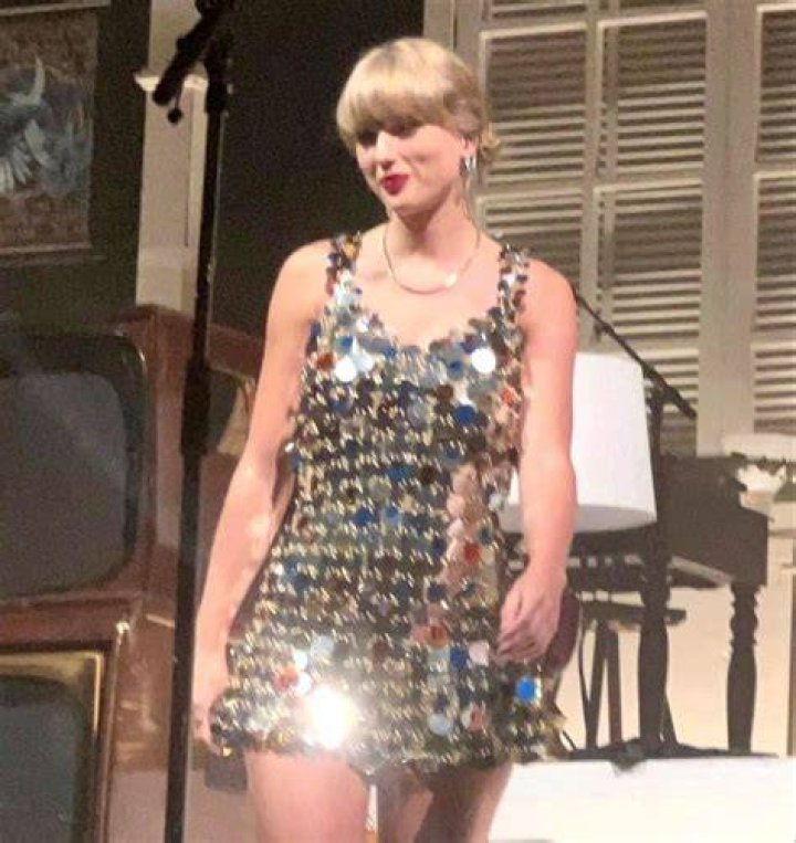 Unveiling Harry Styles' Love Life Post-Taylor Swift: Discoveries And Insights