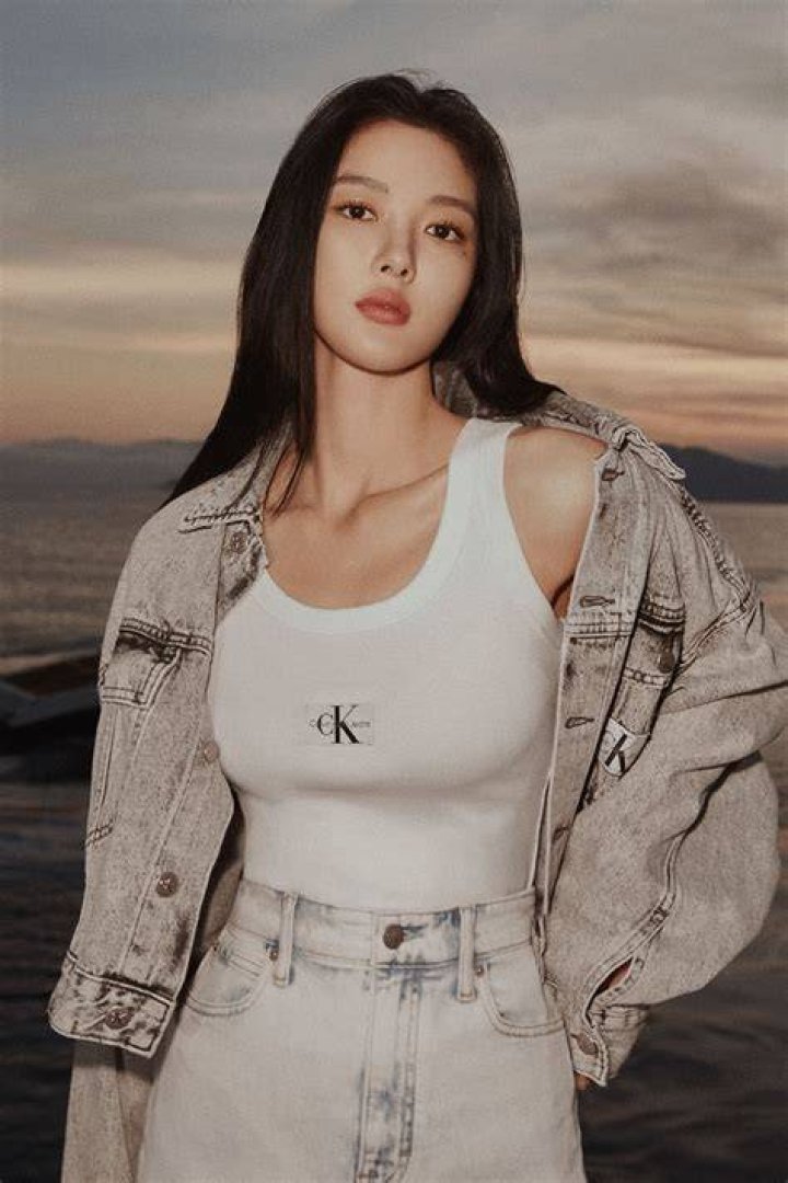 Unveiling The Allure Of Kim Yoo Jung's Body: A Closer Look