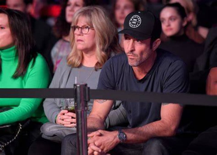 Unveiling The Enigmatic Wife Of Alex O'Loughlin: Discoveries And Insights