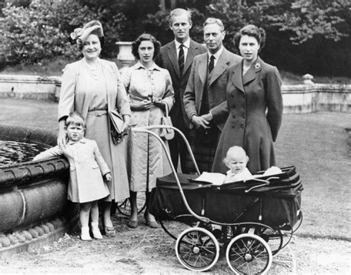 Unveiling The Family Life Of Elizabeth Shue: A Look At Her Children