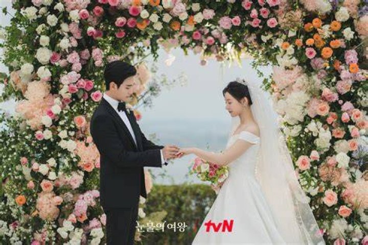 Unveiling The Heart Behind The Star: Kim Soo Hyun's Mom