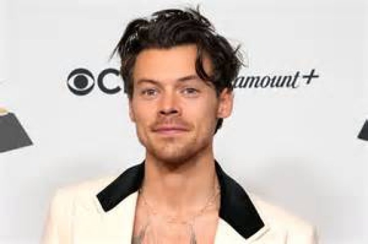 Unveiling The Height Of Harry Styles: How Tall Is He In Feet?