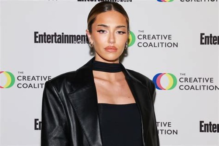Unveiling The Multifaceted World Of Delilah Belle Hamlin: A Wiki Deep Dive